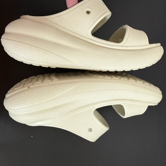 CROCS Cream Sandals - Picture 6 of 8